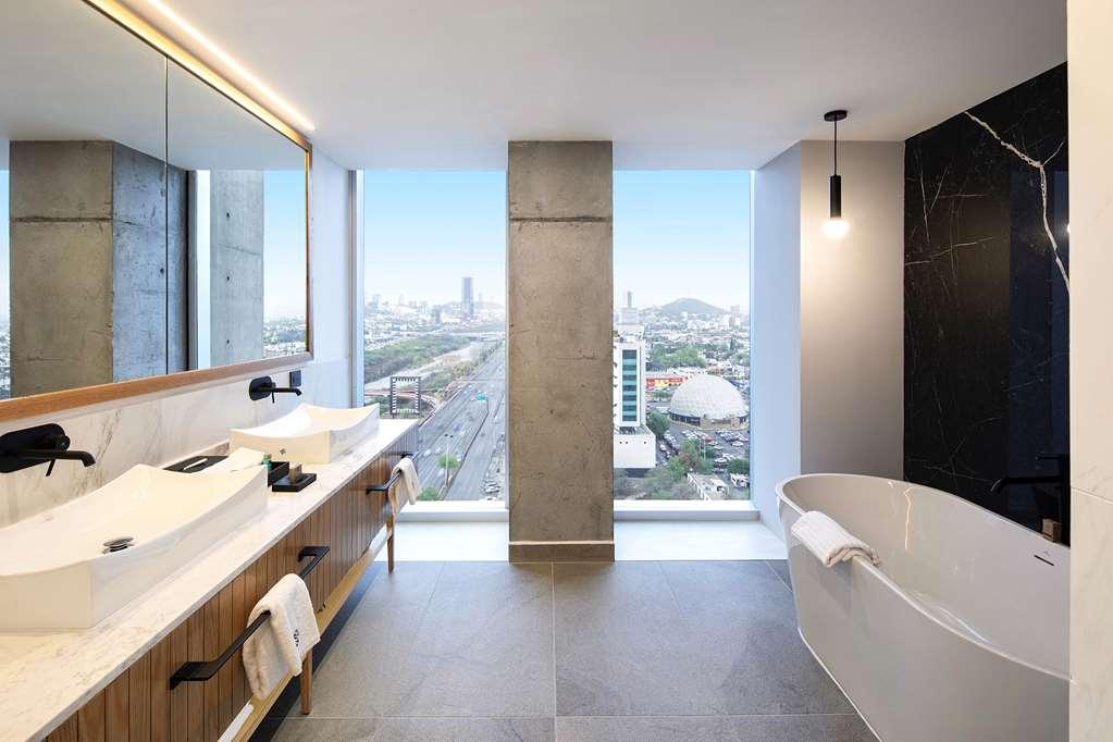 Galeria Plaza Monterrey 호텔 외부 사진 Bathroom