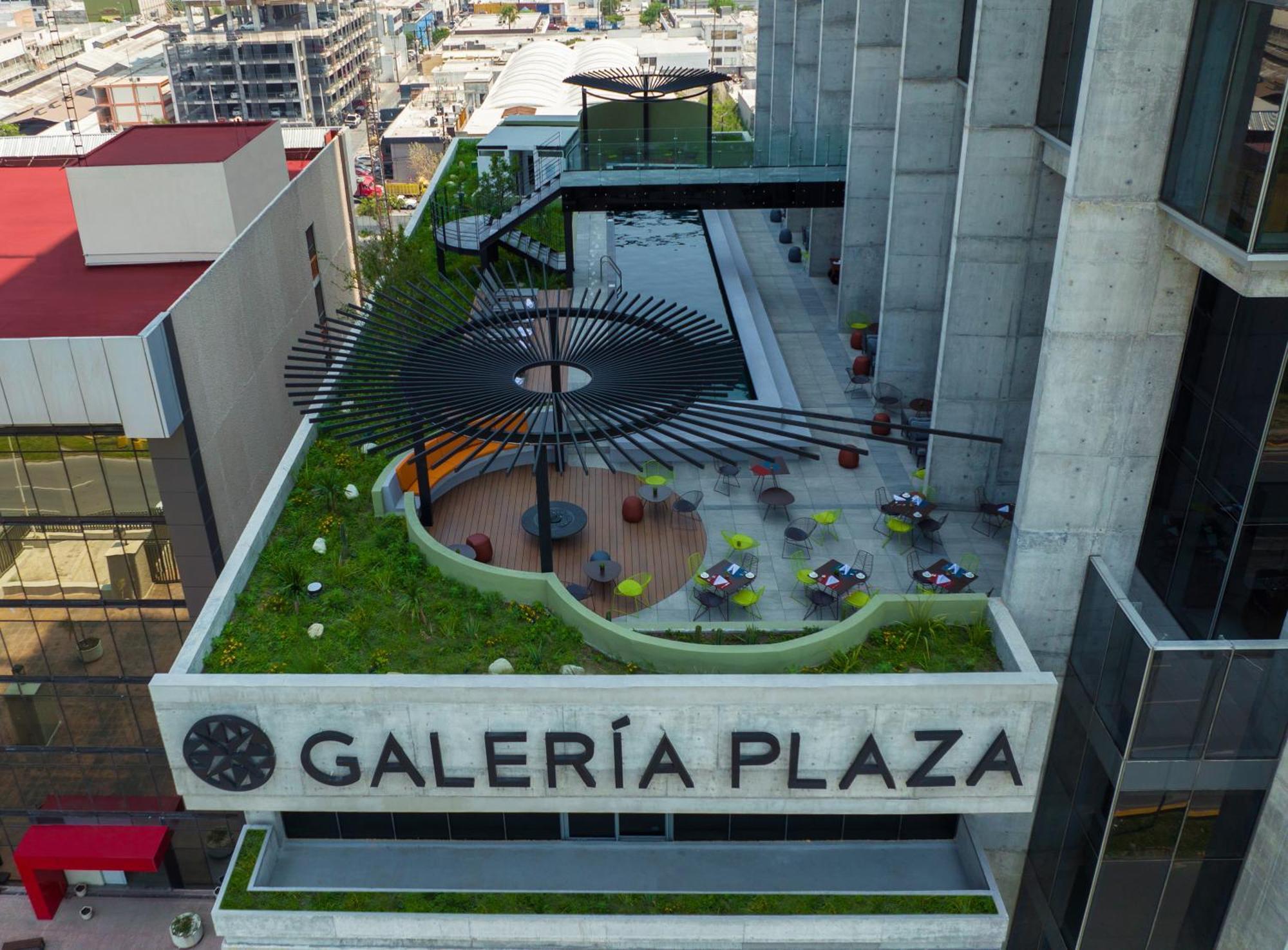 Galeria Plaza Monterrey 호텔 외부 사진 Rooftop of the shopping mall